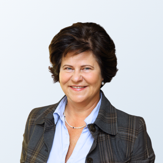 Portrait von Josephine von Brühl, der geschäftsführenden Gesellschafterin (CEO) und Bereichsleiterin Sales und Service bei MICE Portal.