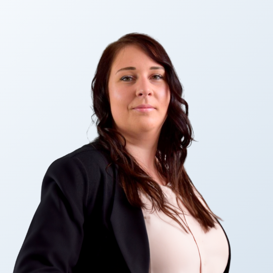 Portrait von Sabine Haberzettl, der Managerin des Personalwesens und Ausbilderin bei MICE Portal.